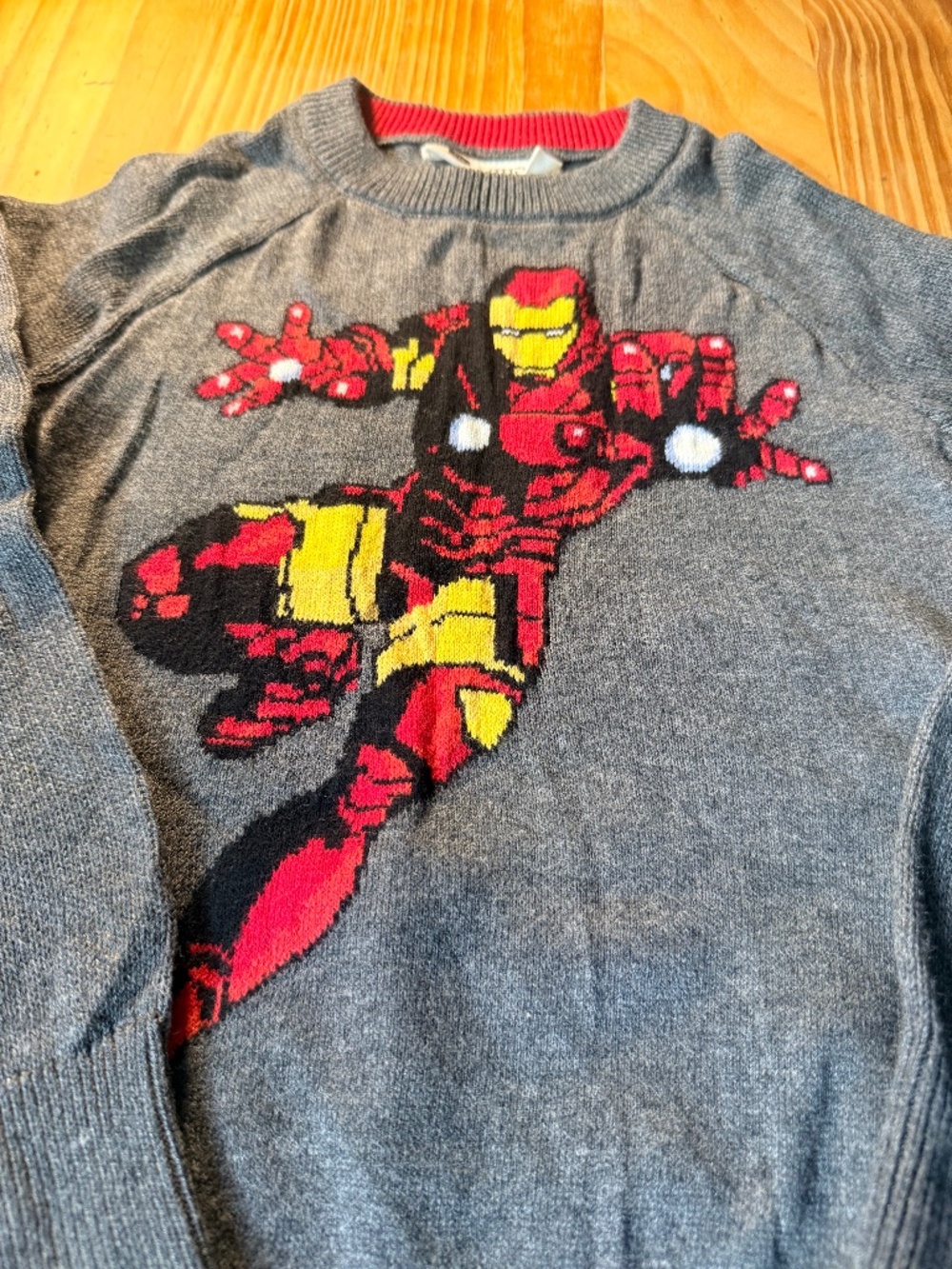 GAP kids MARVEL Iron Man sweater (5yrs)